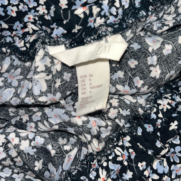H&M Off-Shoulder Romper - Size 6 - Picture 3 of 4